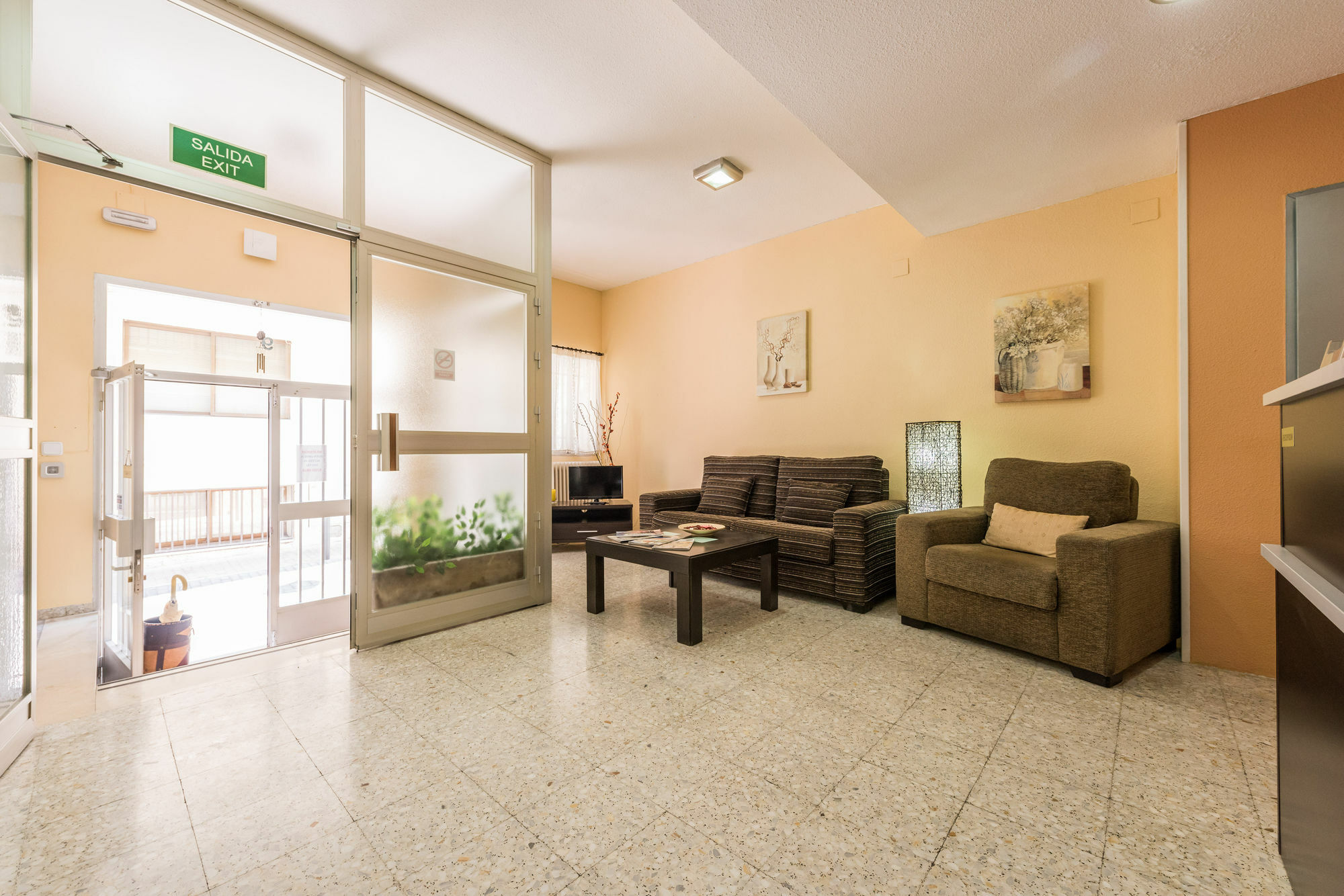 Hostal Arkanta Arganda Del Rey Exterior photo