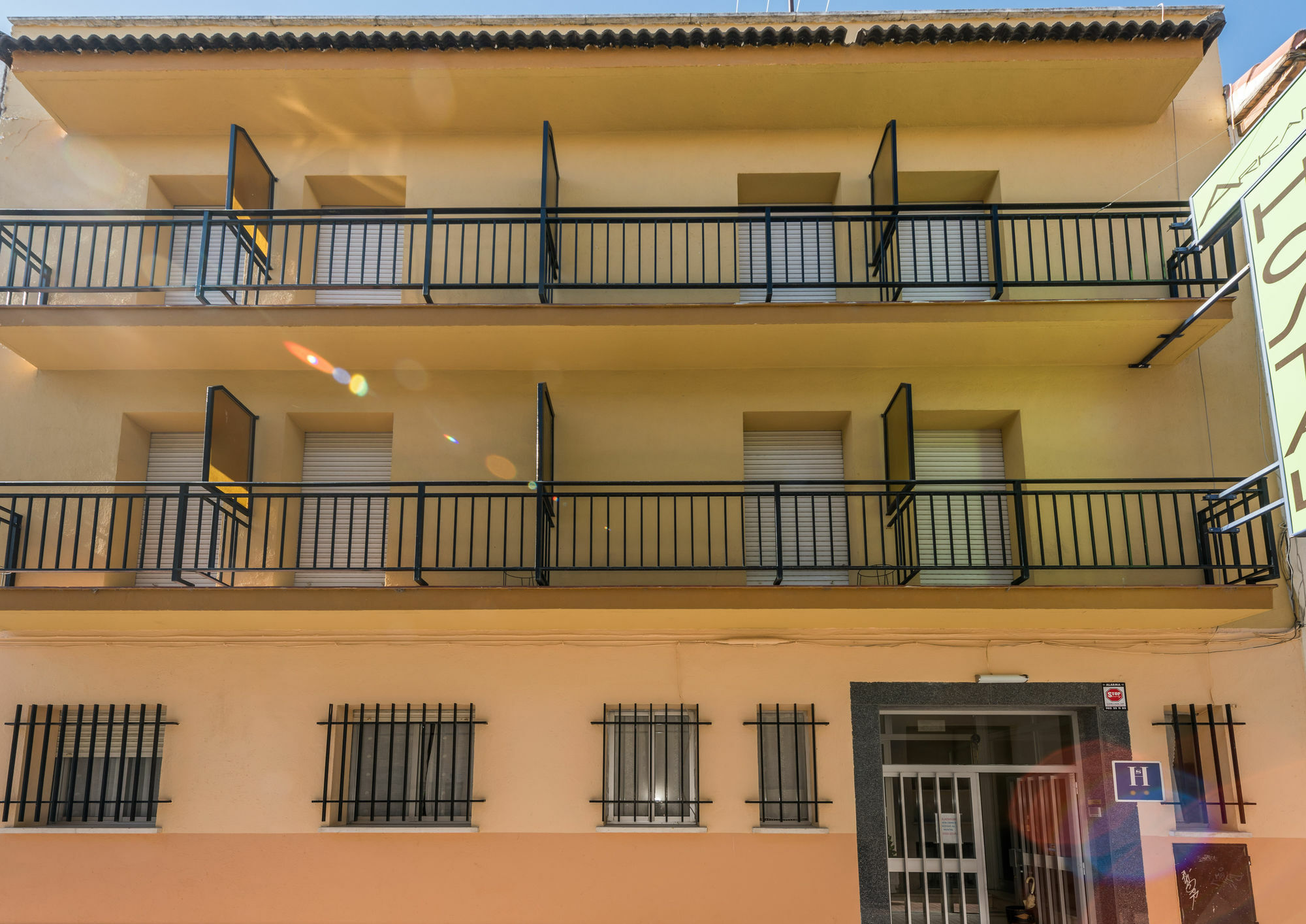 Hostal Arkanta Arganda Del Rey Exterior photo